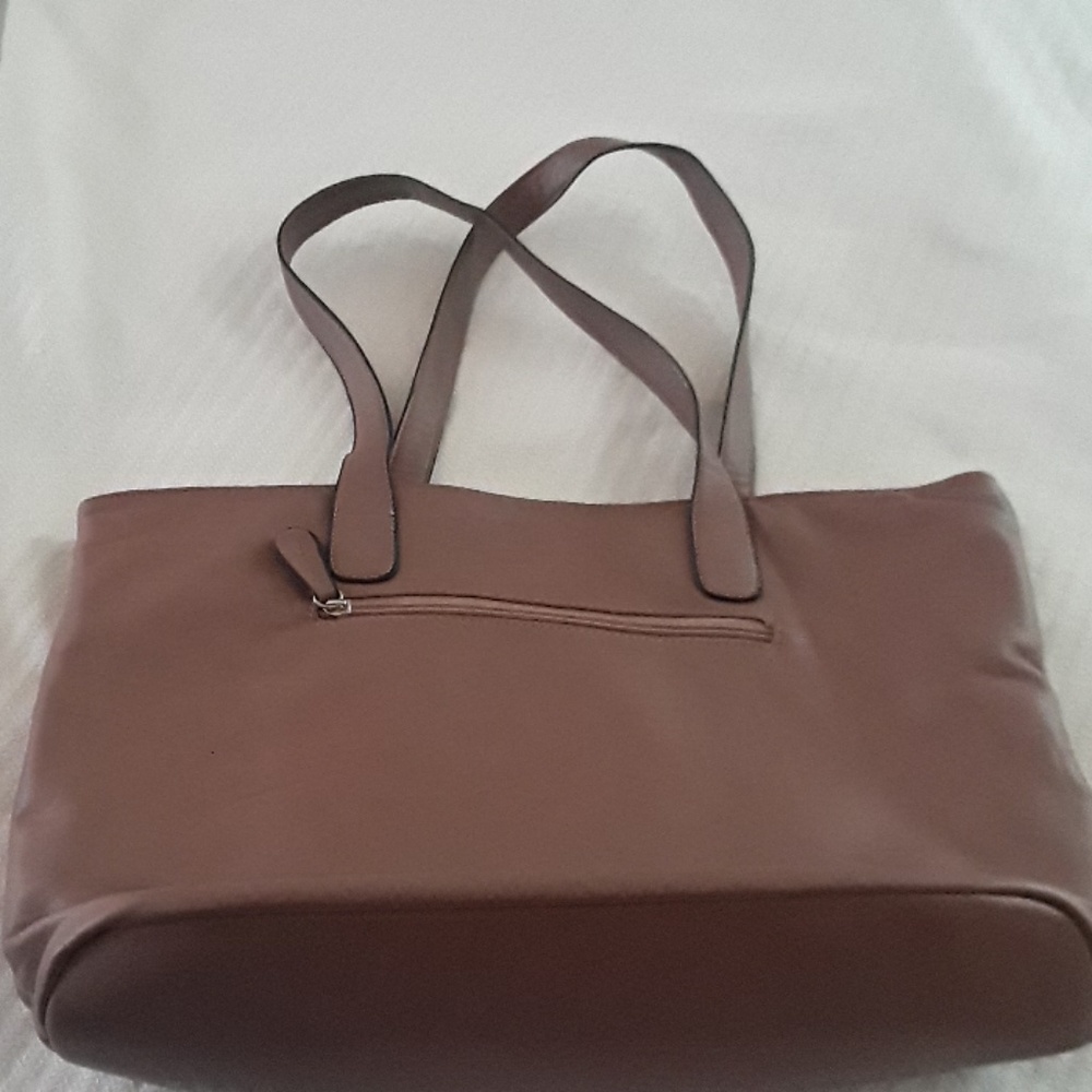 Cute Ruffled Purse - Picture 2 of 3